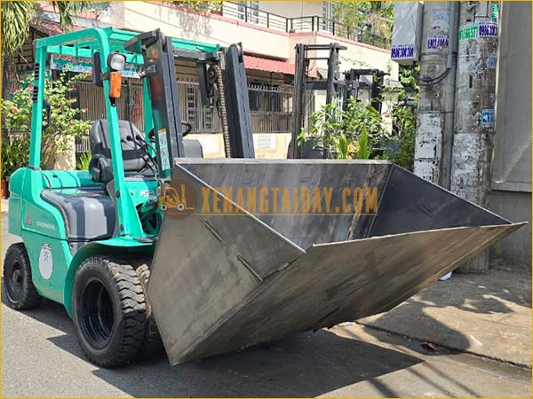 Xe nâng dầu MITSUBISHI FDE20T
