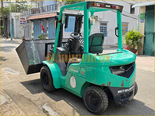 Xe nâng dầu MITSUBISHI FDE20T