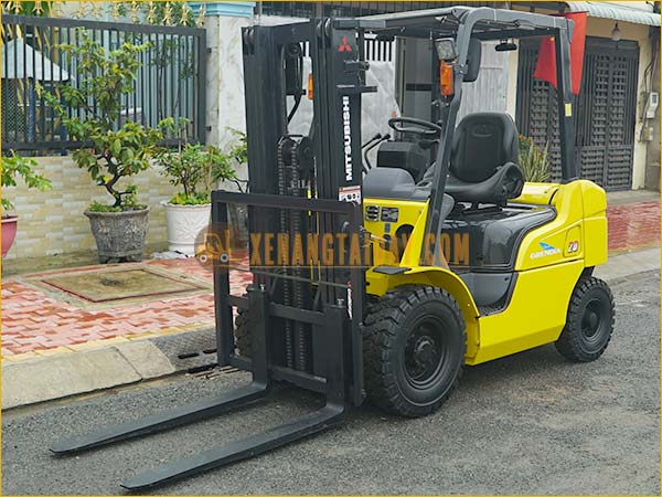 Xe nâng dầu MITSUBISHI FDE20T