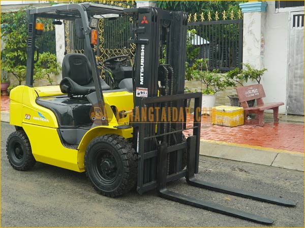 Xe nâng dầu MITSUBISHI FDE20T