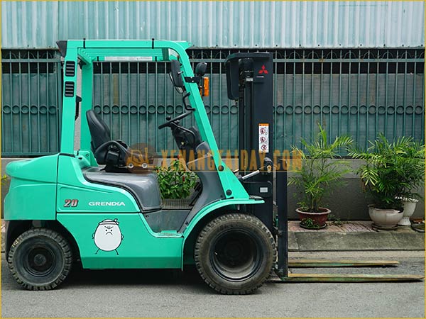 Xe nâng dầu MITSUBISHI FDE20T