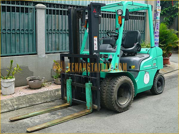 Xe nâng dầu MITSUBISHI FDE20T