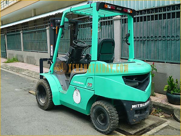 Xe nâng dầu MITSUBISHI FDE20T