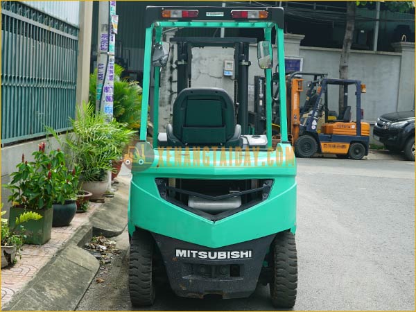 Xe nâng dầu MITSUBISHI FDE20T