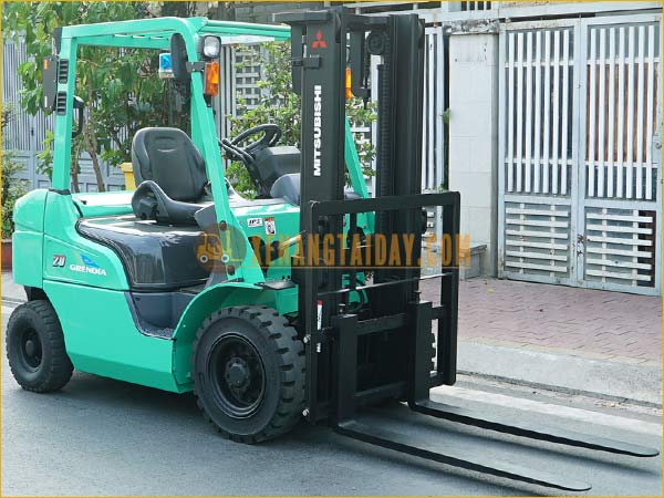 Xe nâng dầu MITSUBISHI FDE20T