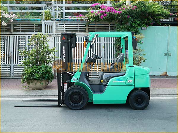 Xe nâng dầu MITSUBISHI FDE20T