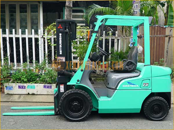 Xe nâng dầu MITSUBISHI FDE25T
