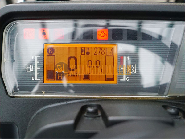 Xe nâng dầu MITSUBISHI FDE25T