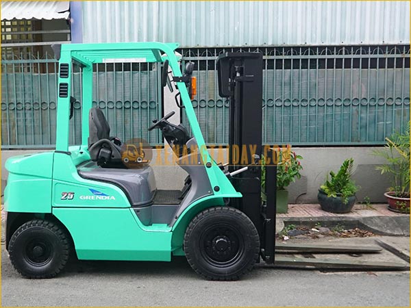 Xe nâng dầu MITSUBISHI FDE25T
