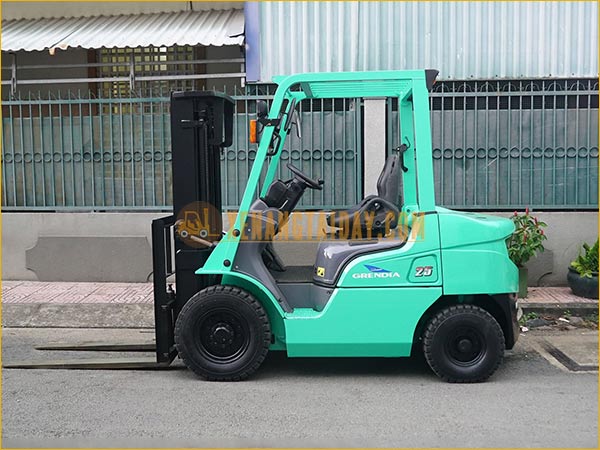 Xe nâng dầu MITSUBISHI FDE25T