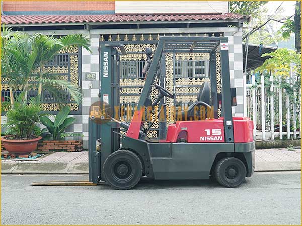 Xe nâng dầu NISSAN FJ01A15