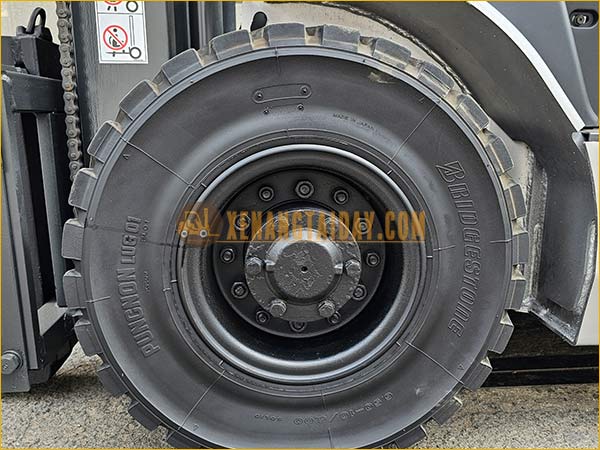 Xe nâng dầu NISSAN FL01A15