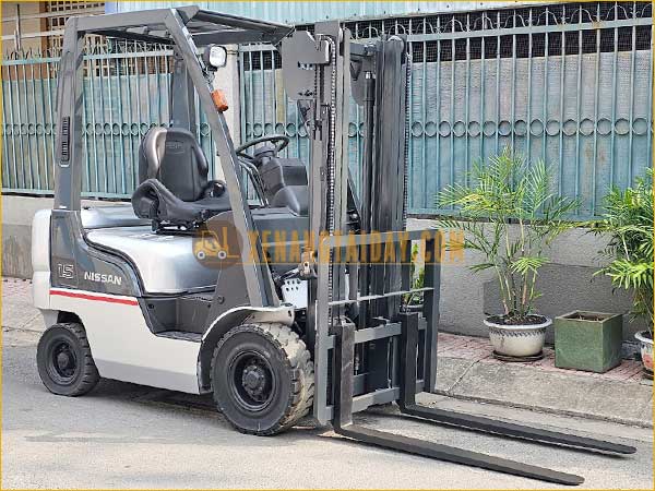 Xe nâng dầu NISSAN FL01A15
