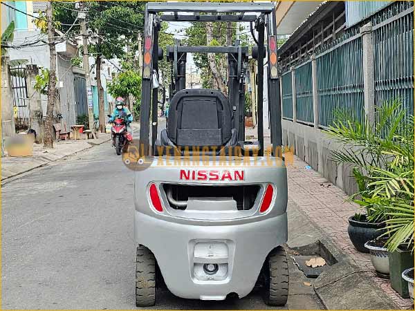 Xe nâng dầu NISSAN FL01A15