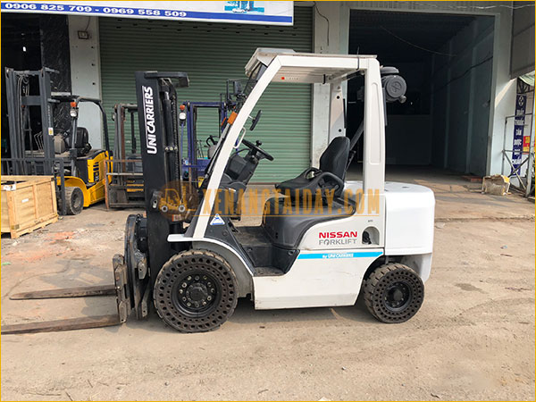 Xe Nâng Dầu Nissan KND Y1F2