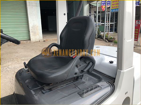 Xe Nâng Dầu Nissan KND Y1F2