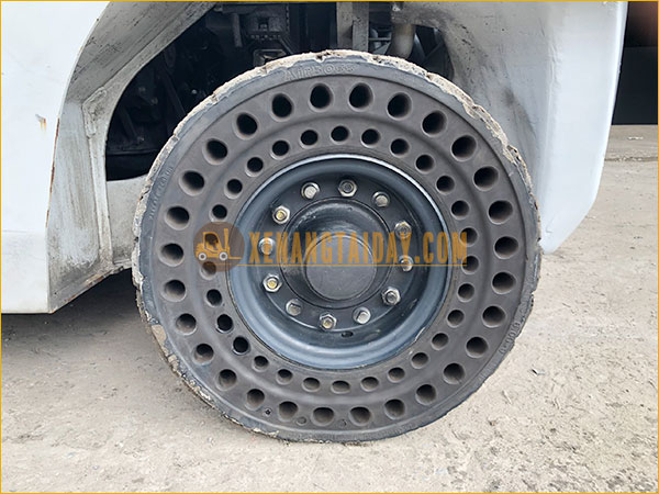 Xe Nâng Dầu Nissan KND Y1F2