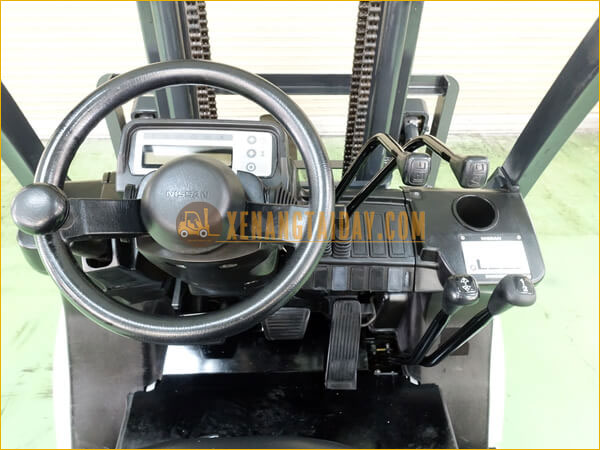 Xe Nâng Dầu Nissan Y1F2M20