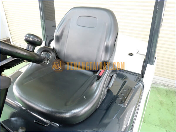Xe Nâng Dầu Nissan Y1F2M20