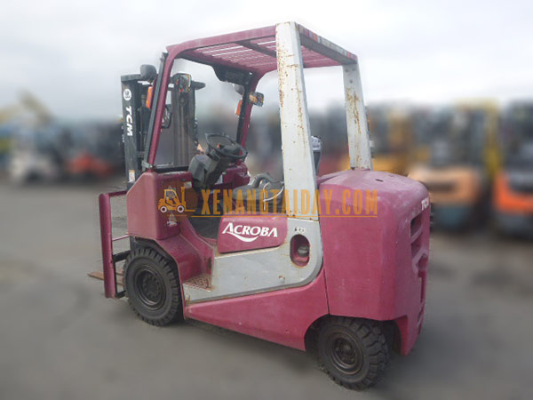 Xe nâng dầu TCM FA20D
