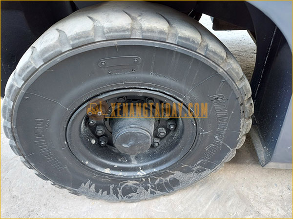 Xe nâng dầu TCM FD25T13