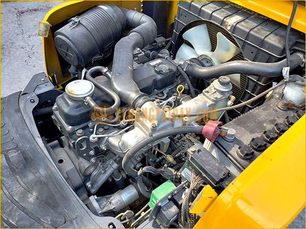 Xe nâng dầu TCM FD25T13