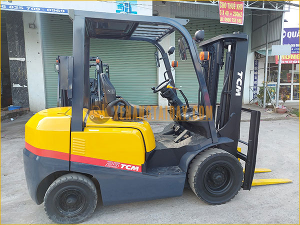 Xe nâng dầu TCM FD25T13