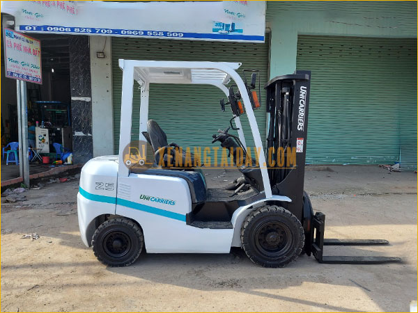 Xe nâng dầu UNICARRIERS FD25T4