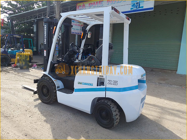 Xe nâng dầu UNICARRIERS FD25T4