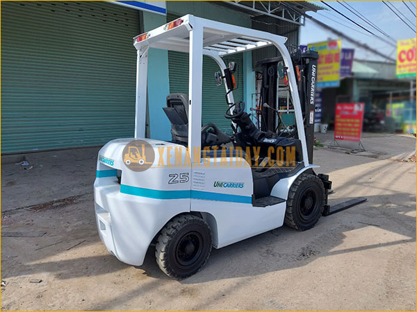 Xe nâng dầu UNICARRIERS FD25T4