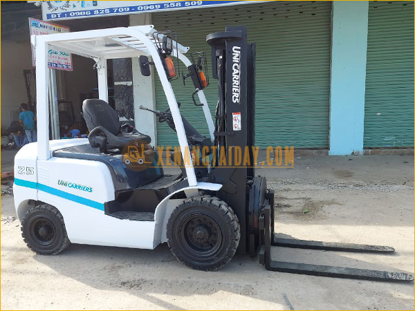 Xe nâng dầu UNICARRIERS FD25T4