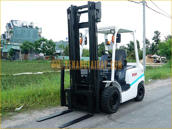 Xe nâng dầu TCM FD25T14