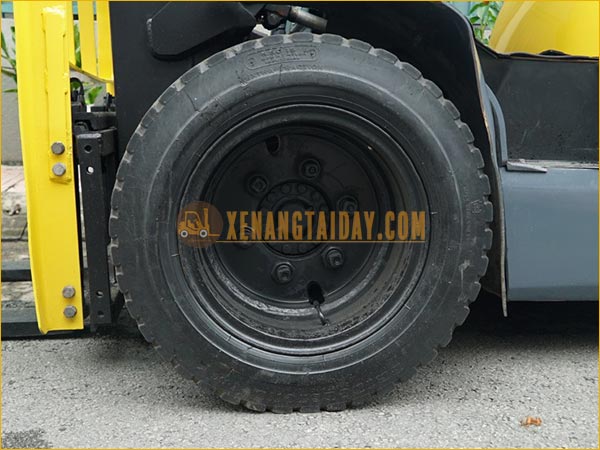 Xe nâng dầu TCM FD25T3
