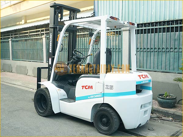 Xe nâng dầu TCM FD25T4