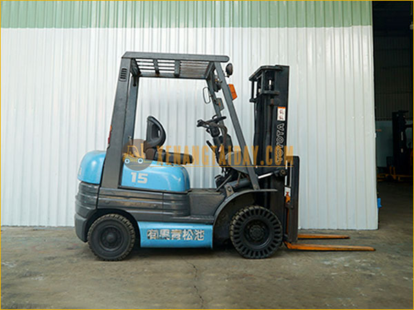 Xe Nâng Dầu TOYOTA 02-6FD15