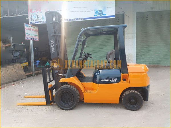 Xe nâng dầu TOYOTA 02-7FD25