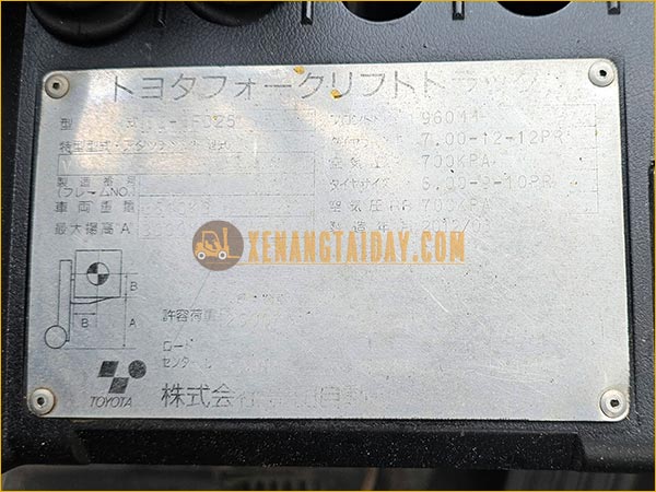 Xe nâng dầu TOYOTA 02-8FD25