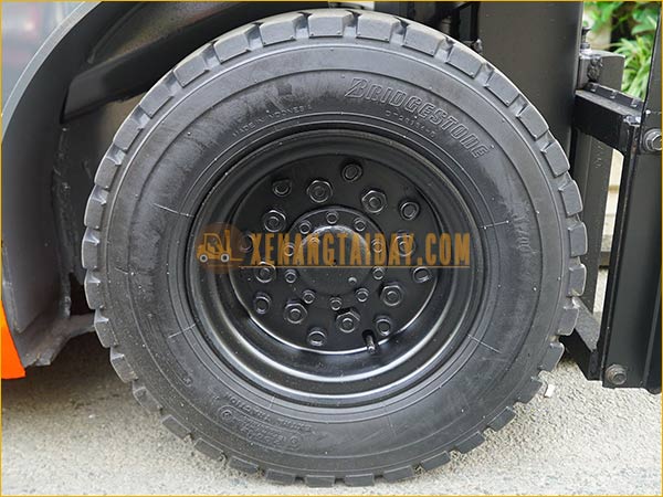 Xe nâng dầu TOYOTA 02-8FD25