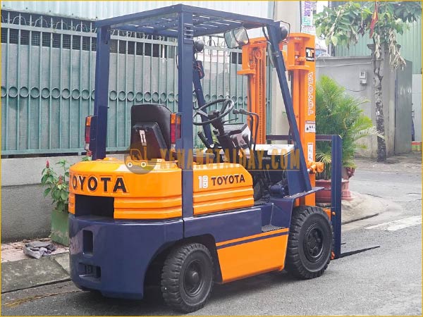 Xe nâng dầu TOYOTA 5FD18