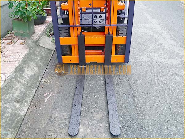 Xe nâng dầu TOYOTA 5FD18