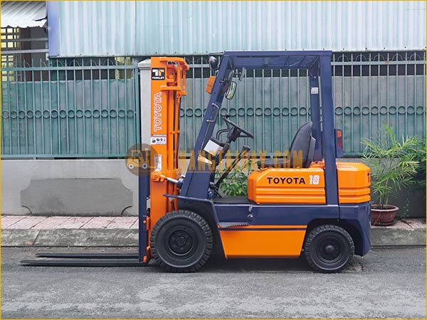 Xe nâng dầu TOYOTA 5FD18