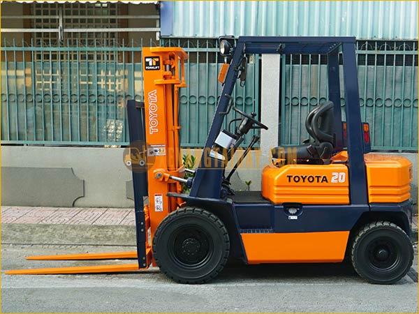 Xe nâng dầu TOYOTA 5FD20