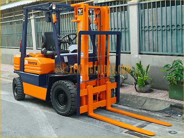 Xe nâng dầu TOYOTA 5FD20