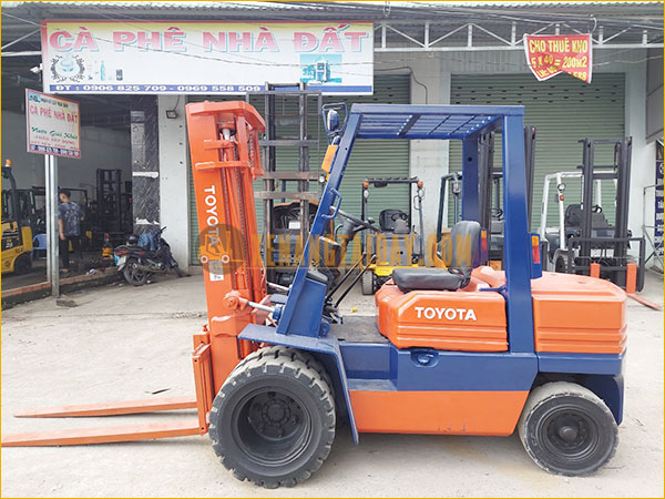 Xe nâng dầu TOYOTA 5FD30 