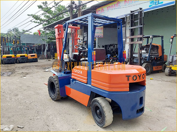 Xe nâng dầu TOYOTA 5FD30 