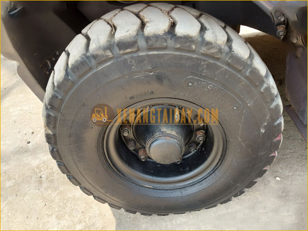 Xe nâng dầu TOYOTA 6FD25