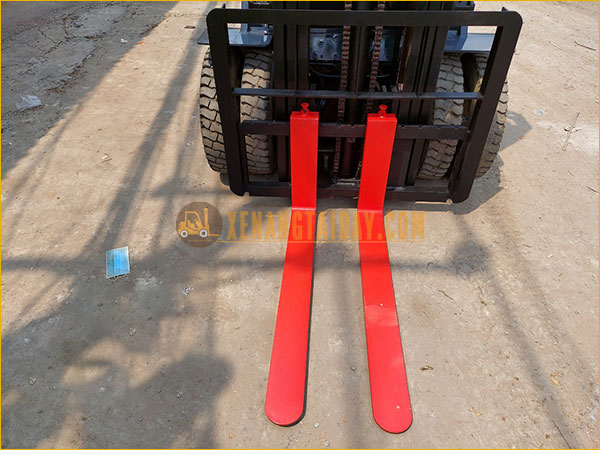 Xe nâng dầu TOYOTA 6FD25