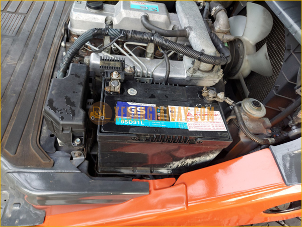 Xe nâng dầu TOYOTA 52-8FD25