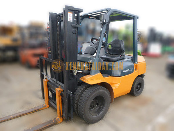 Xe nâng dầu TOYOTA 7FD30