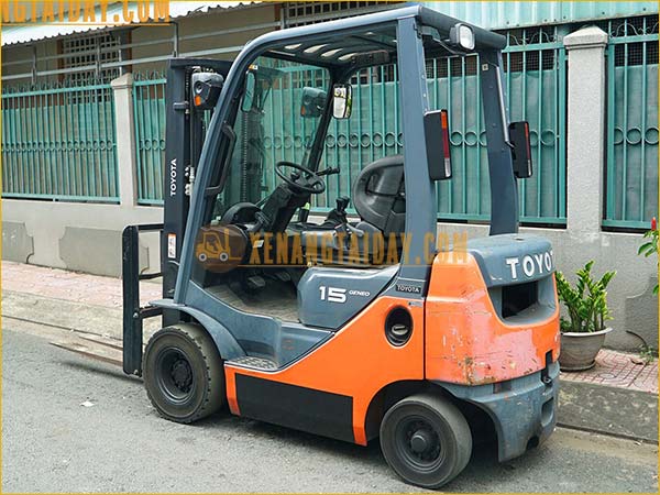Xe nâng dầu TOYOTA 8FDL15